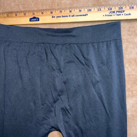 Yelete Women Plus Size Solid Black‎ Nylon Spandex Stretch Ankle Leggings (Z) - Picture 3 of 5